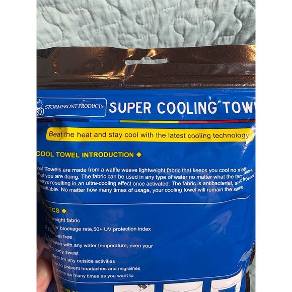 CoolTowel Cooling Towel Set Blue & Black 2-Pack - Picture 4 of 5